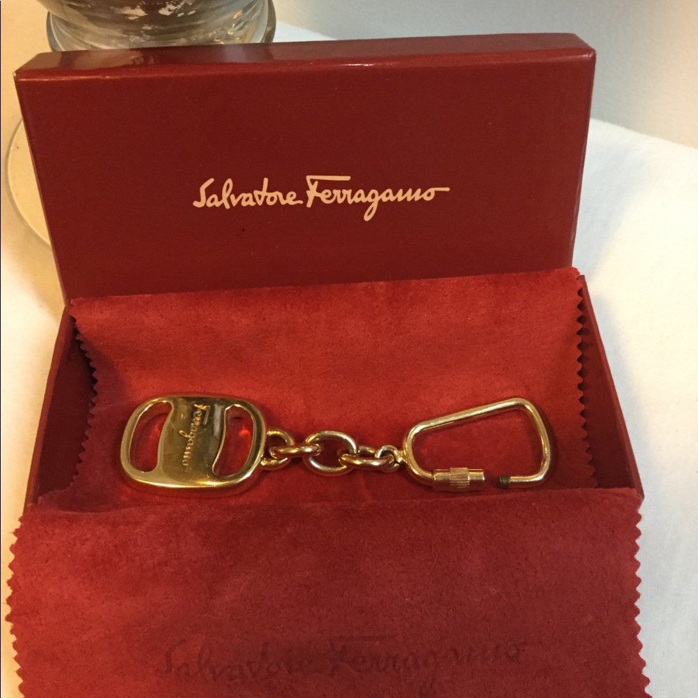 Salvatore Ferragamo Keychain 100% Authentic Unisex - Picture 2 of 8